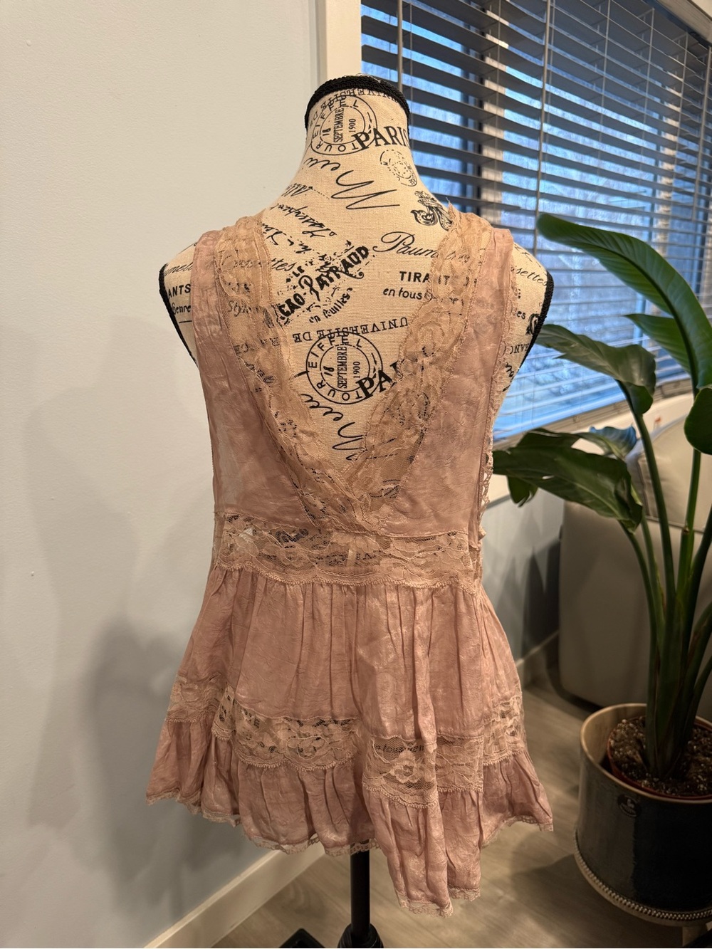 Lace-Trim V-Neck Tank in Dusty Rose - Picture 2 of 3